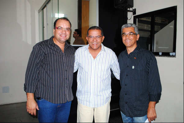 Os comunistas se preparam para receber Gilmar Ferraz Foto: blogdoanderson.com)