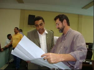 José Maria José Maria exibe o projeto ao Secretário Ubiratan Félix